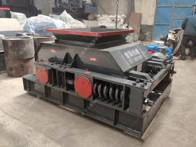 2PGC600X900雙齒輥草莓网站在线看發往青海破鎳礦