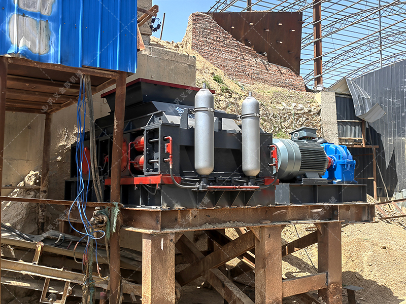 價格迷霧：影響一台液壓對輥草莓视频APPIOS成本的四大核心因素